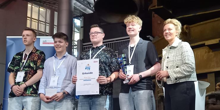 Siegerehrung mit Minsterin Brandes zdi-Science League 2025 Siegerehrung mit Minsterin Brandes zdi-Science League 2025